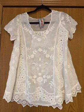 Johnny Was White Embroidered Cotton Peasant Blouse